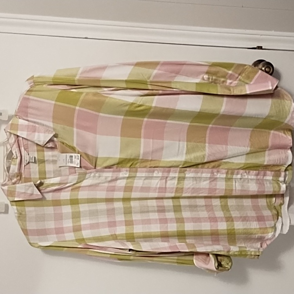 Plaid long sleeve button down shirt